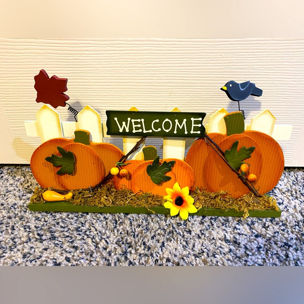 Fall pumpkin welcome table sign